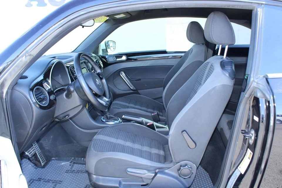2012 Volkswagen A5 Beetle - Image 8 of 20