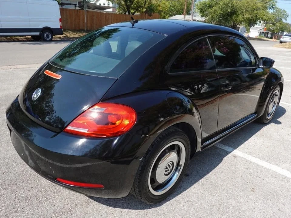 2012 Volkswagen A5 Beetle - Image 6 of 15
