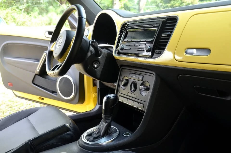 2012 Volkswagen A5 Beetle - Image 11 of 16