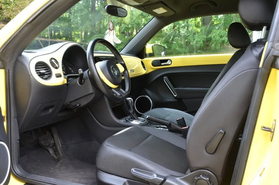 2012 Volkswagen A5 Beetle - Image 8 of 16
