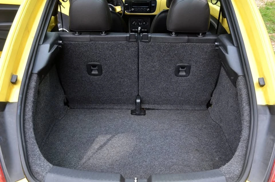 2012 Volkswagen A5 Beetle - Image 9 of 16