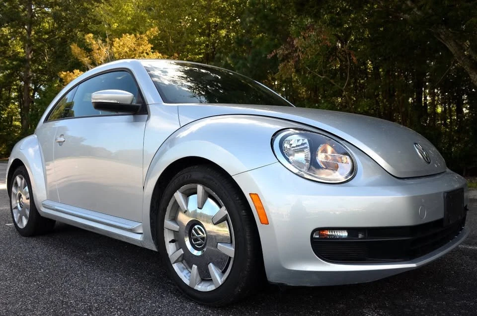 2012 Volkswagen A5 Beetle - Image 2 of 15