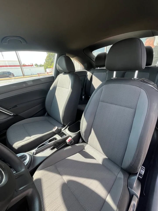 2012 Volkswagen A5 Beetle - Image 9 of 11