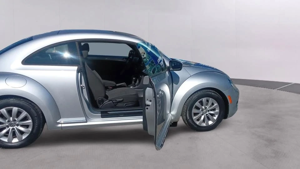 2012 Volkswagen A5 Beetle - Image 8 of 15