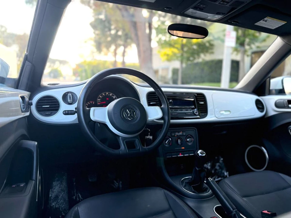 2012 Volkswagen A5 Beetle - Image 9 of 20
