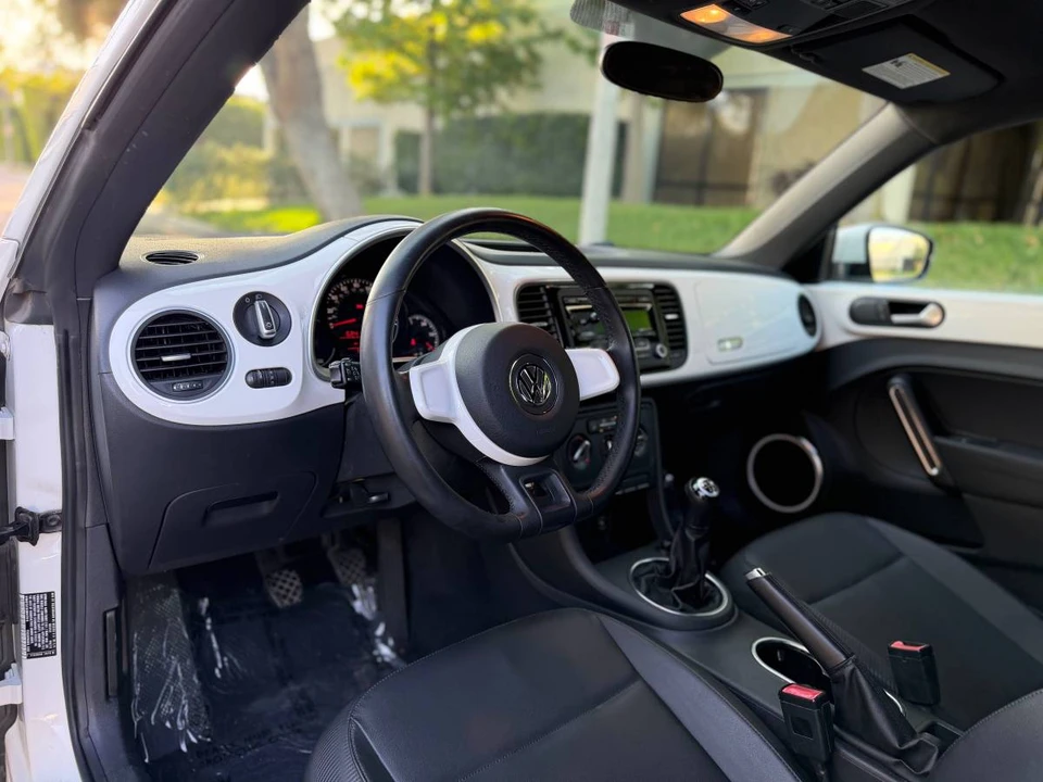 2012 Volkswagen A5 Beetle - Image 11 of 20