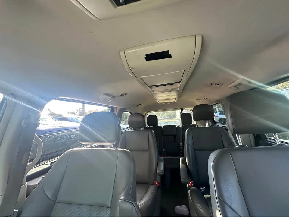 2012 Volkswagen Routan - Image 11 of 12
