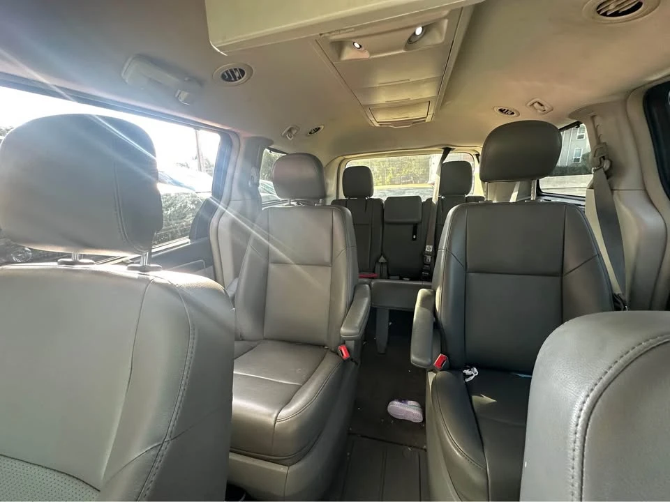 2012 Volkswagen Routan - Image 7 of 12