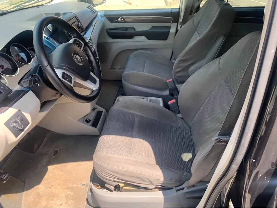 2012 Volkswagen Routan - Image 5 of 6