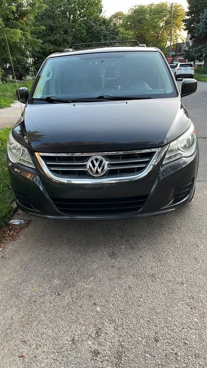 2012 Volkswagen Routan - Image 6 of 15