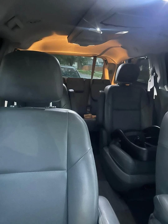 2012 Volkswagen Routan - Image 11 of 15