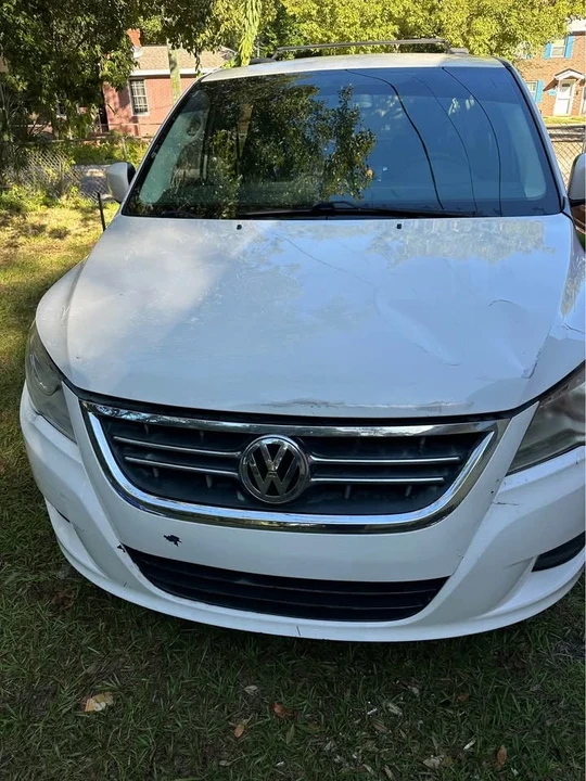 2012 Volkswagen Routan - Image 5 of 15