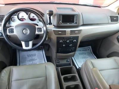 2012 Volkswagen Routan - Image 2 of 9