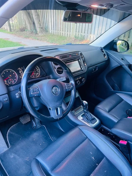 2012 Volkswagen Tiguan - Image 11 of 12