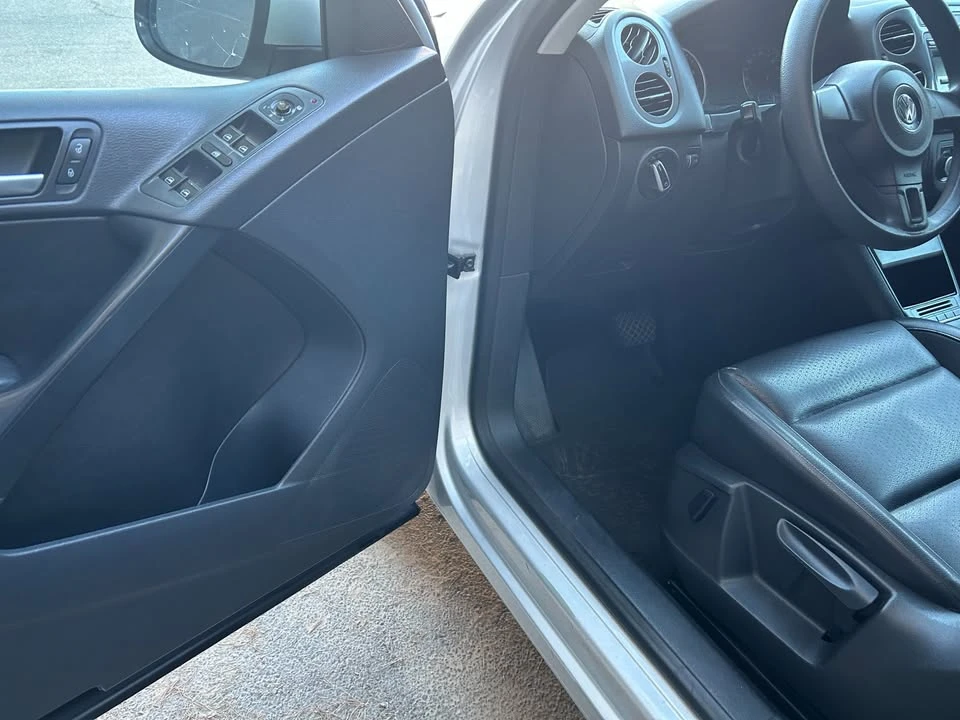 2012 Volkswagen Tiguan - Image 11 of 18