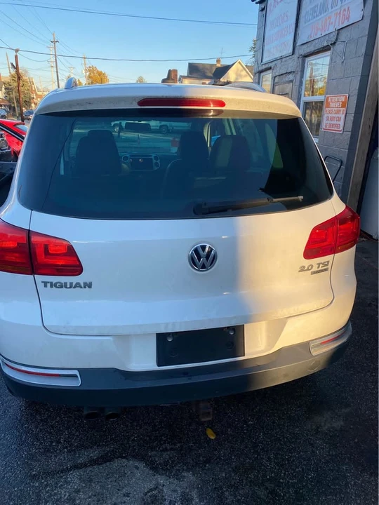 2012 Volkswagen Tiguan - Image 5 of 11