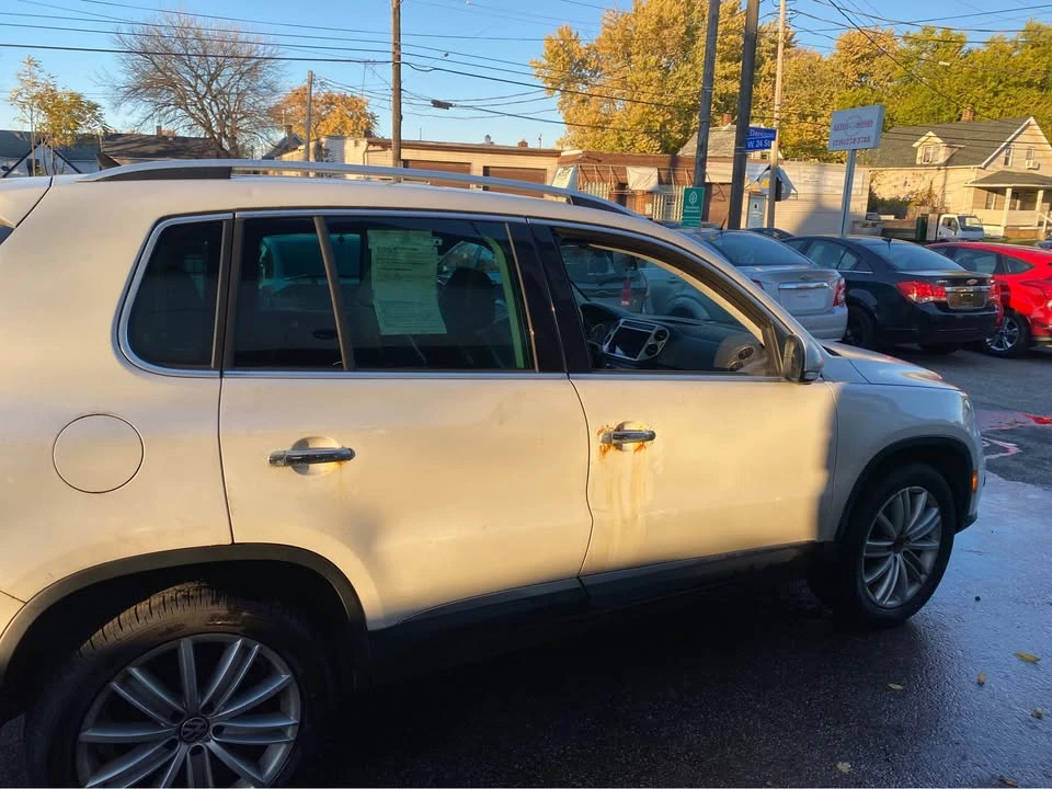 2012 Volkswagen Tiguan - Image 3 of 11