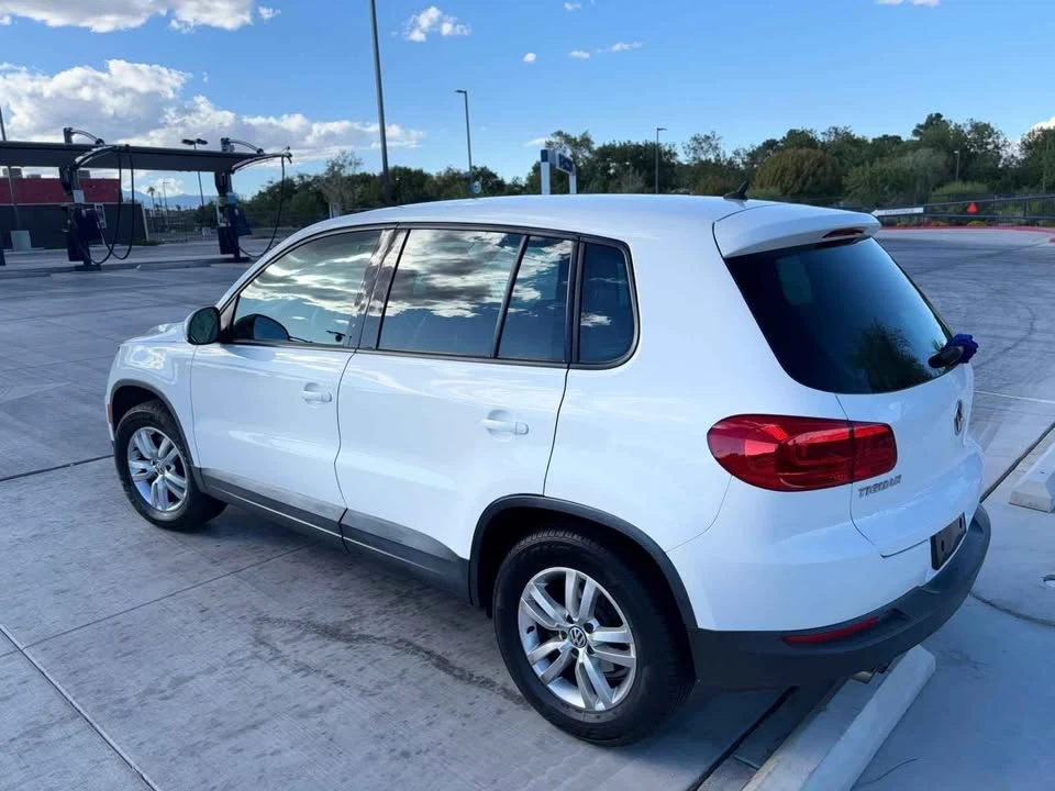 2012 Volkswagen Tiguan - Image 9 of 16