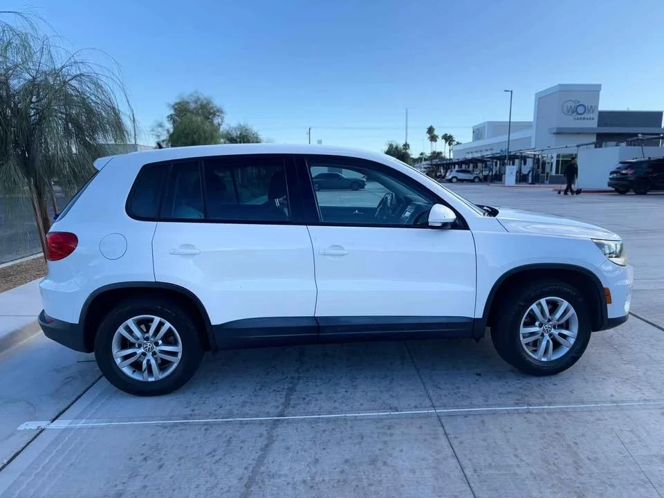 2012 Volkswagen Tiguan - Image 10 of 16