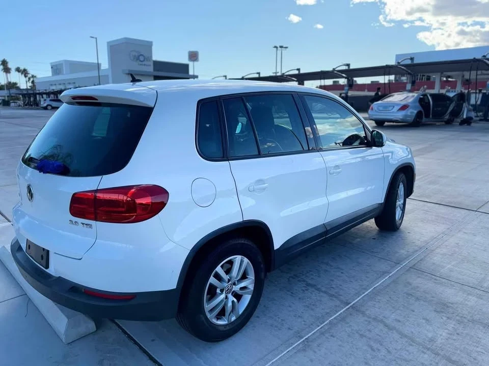 2012 Volkswagen Tiguan - Image 4 of 16