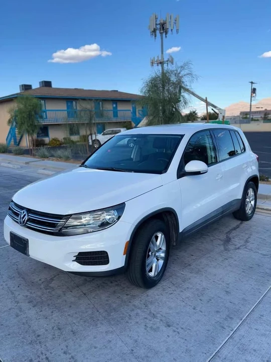2012 Volkswagen Tiguan - Image 11 of 16