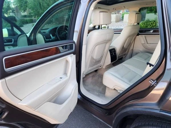2012 Volkswagen Touareg - Image 17 of 19