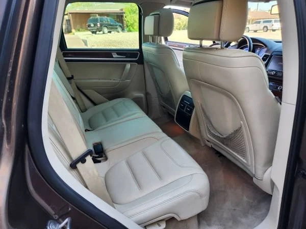 2012 Volkswagen Touareg - Image 18 of 19