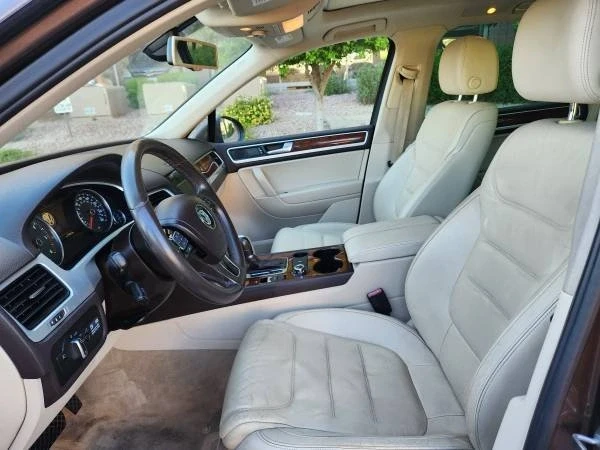 2012 Volkswagen Touareg - Image 11 of 19