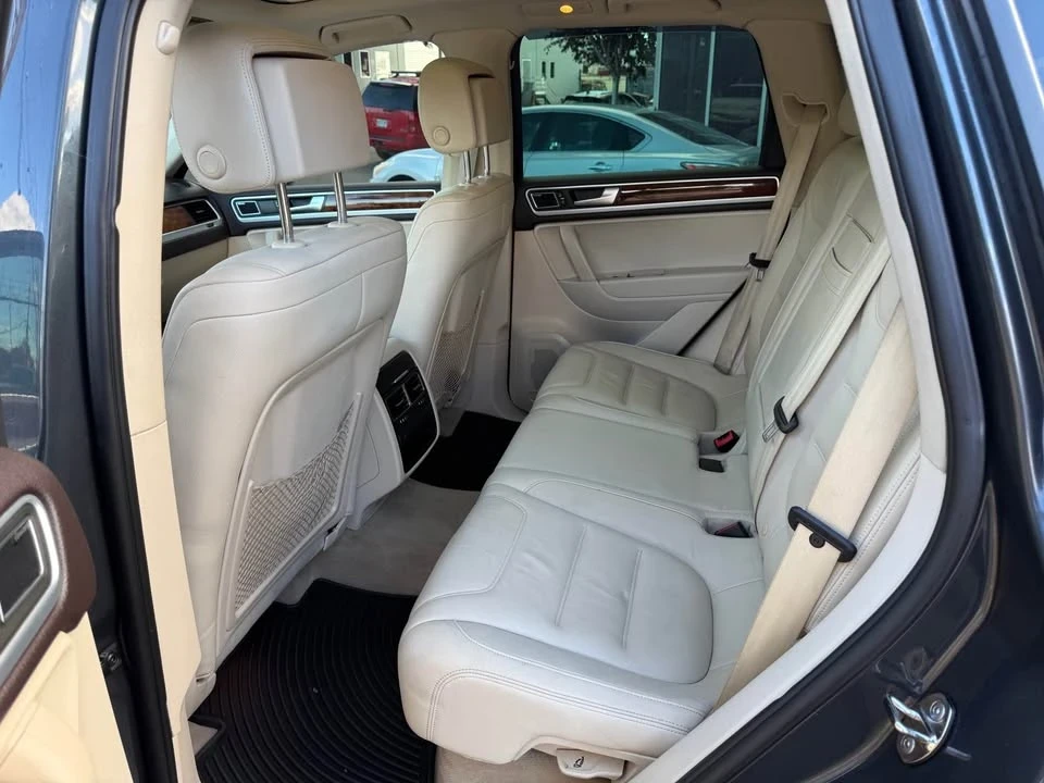 2012 Volkswagen Touareg - Image 11 of 15