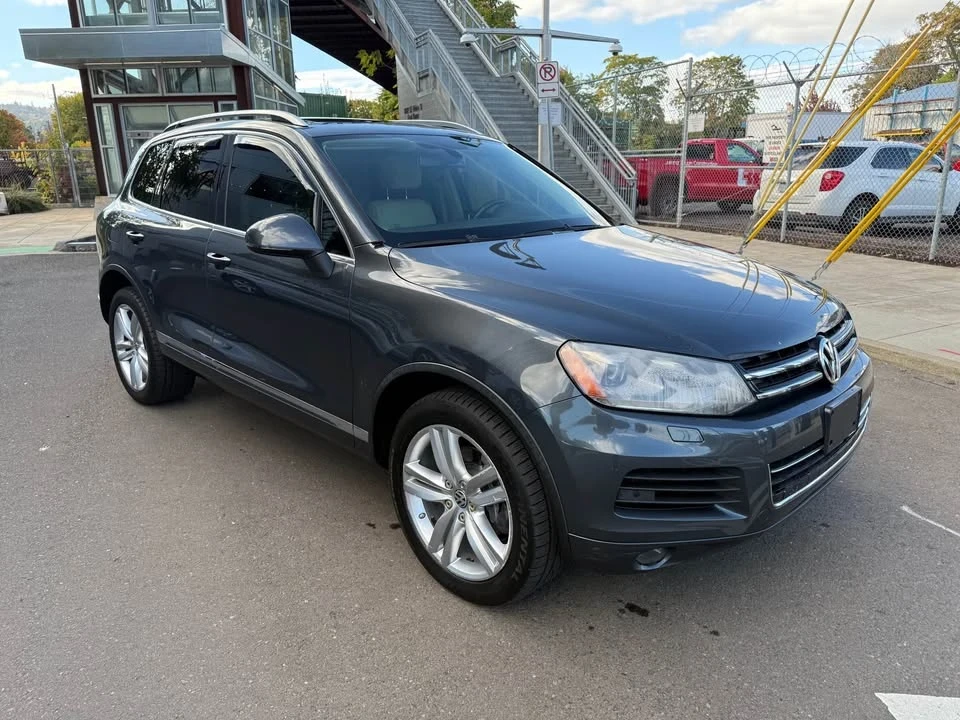 2012 Volkswagen Touareg - Image 8 of 15