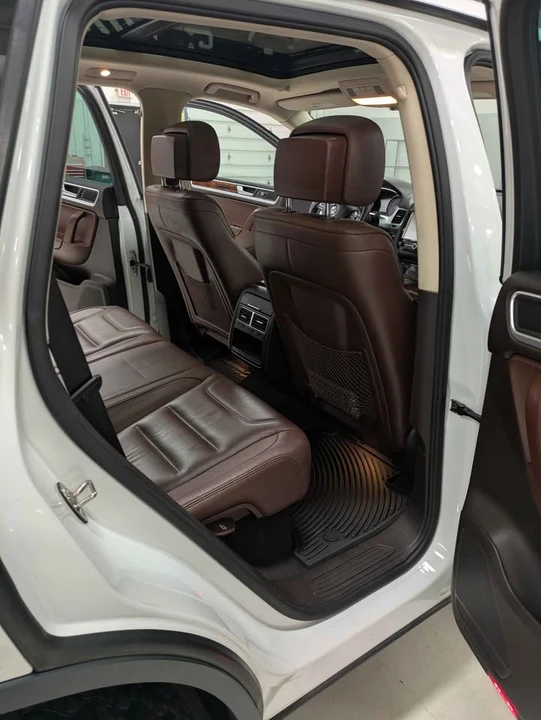 2012 Volkswagen Touareg - Image 14 of 19