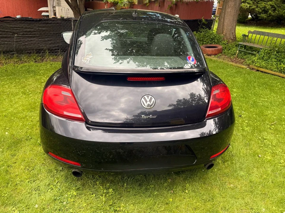 2012 Volkswagen A5 Beetle - Image 2 of 11