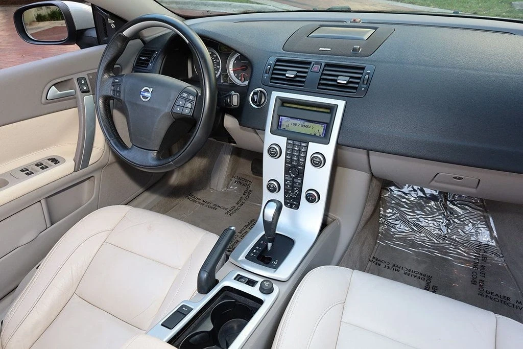 2012 Volvo C70 2nd Gen - Image 8 of 12