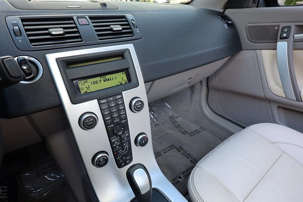 2012 Volvo C70 2nd Gen - Image 10 of 21