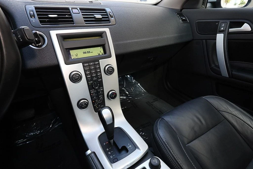 2012 Volvo C70 2nd Gen - Image 10 of 21