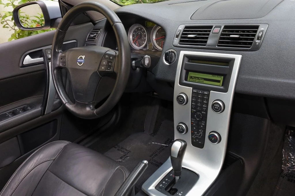 2012 Volvo C70 2nd Gen - Image 9 of 12