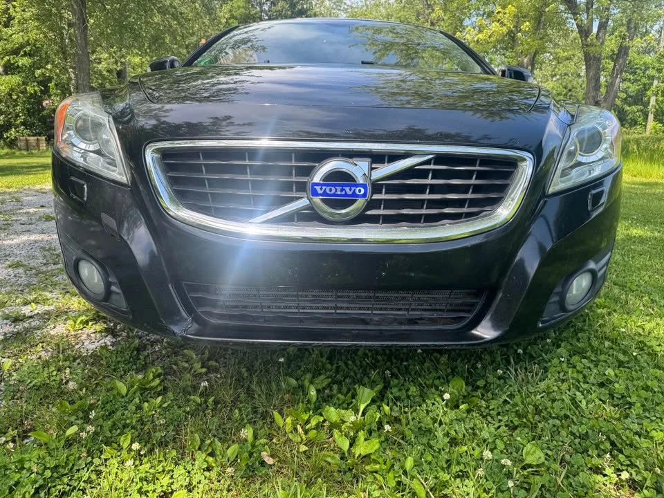 2012 Volvo C70 2nd Gen - Image 2 of 20