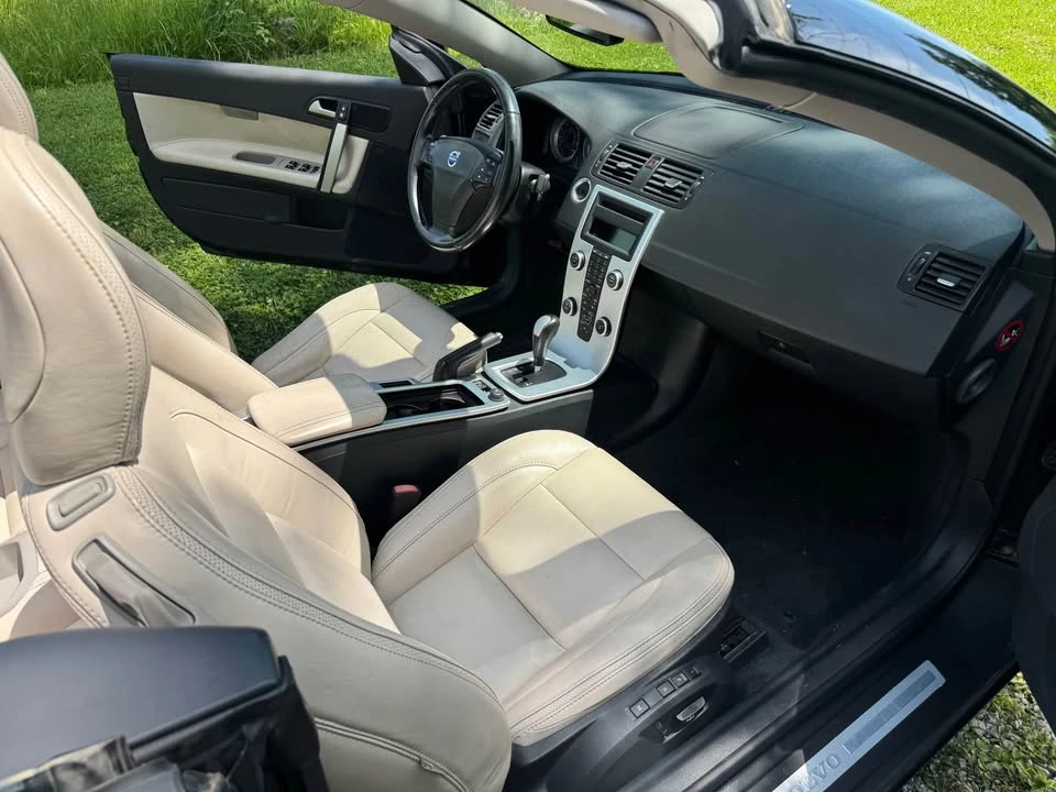 2012 Volvo C70 2nd Gen - Image 12 of 20