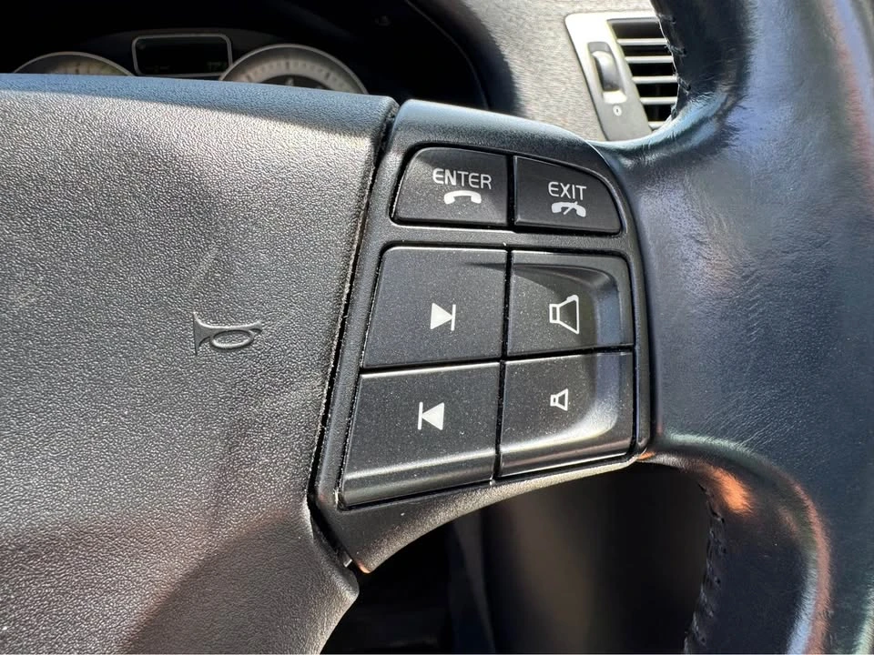 2012 Volvo C70 2nd Gen - Image 16 of 20