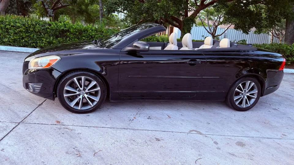 2012 Volvo C70 2nd Gen - Image 3 of 17