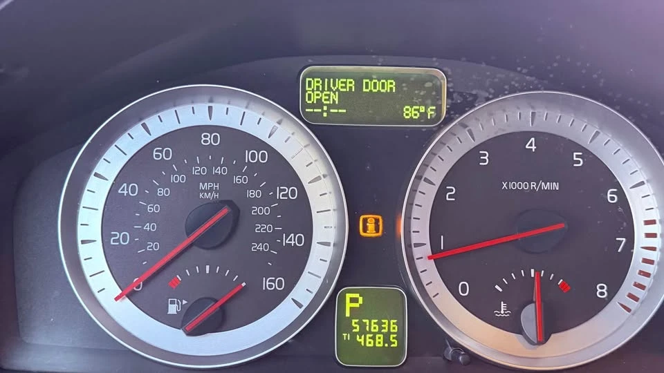 2012 Volvo C70 2nd Gen - Image 16 of 17