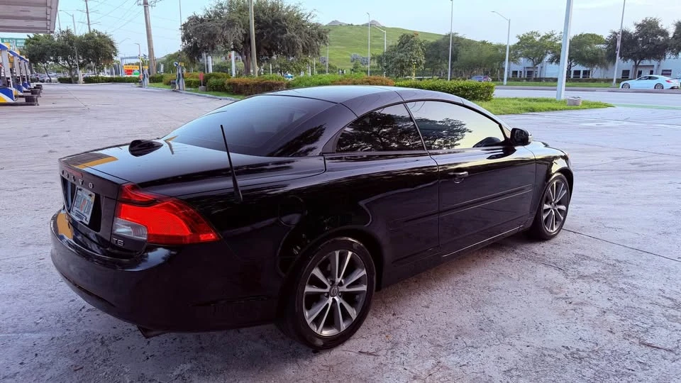 2012 Volvo C70 2nd Gen - Image 14 of 17