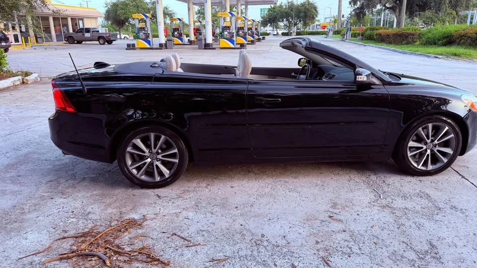 2012 Volvo C70 2nd Gen - Image 7 of 17