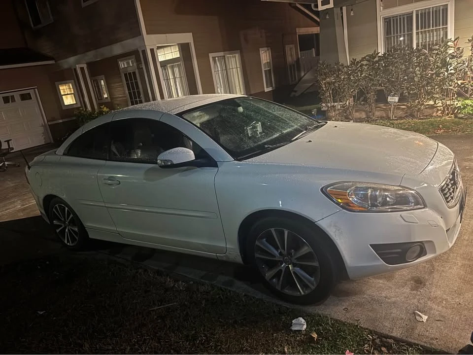 2012 Volvo C70 2nd Gen - Image 9 of 11