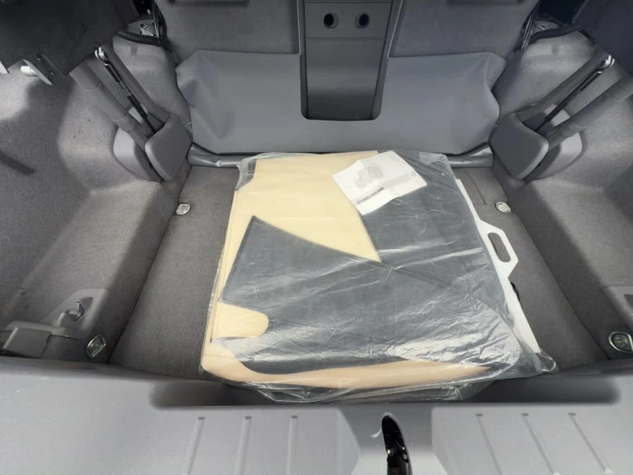 2012 Volvo C70 2nd Gen - Image 28 of 28