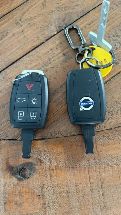 2012 Volvo C70 2nd Gen - Image 17 of 21