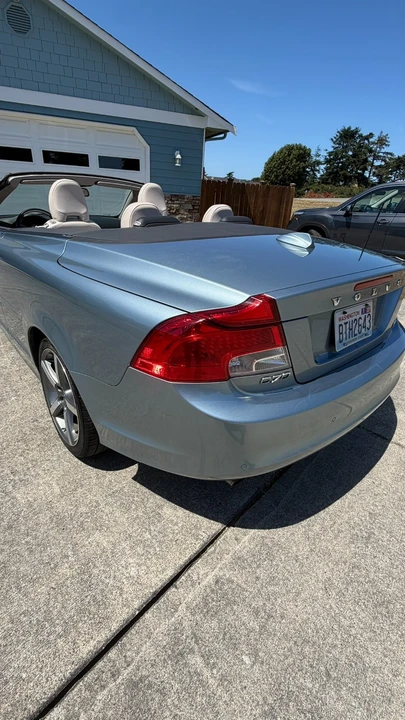 2012 Volvo C70 2nd Gen - Image 2 of 21