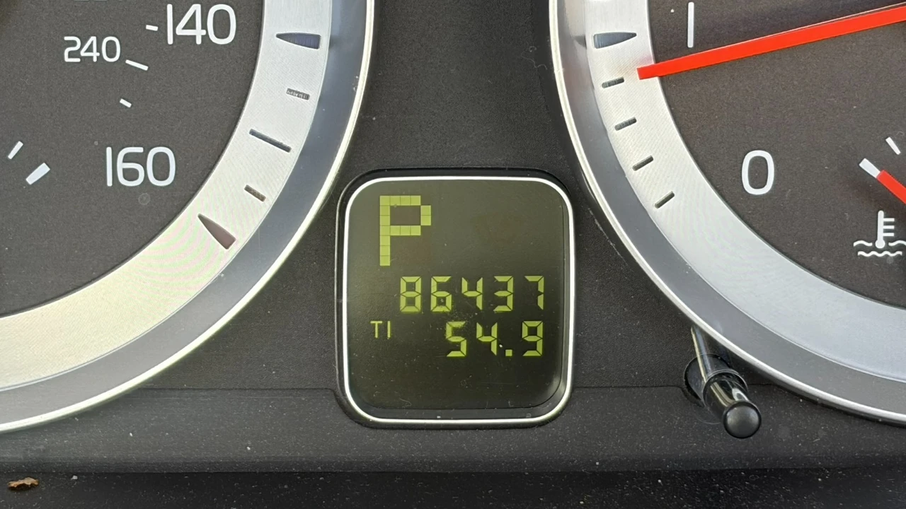2012 Volvo C70 2nd Gen - Image 3 of 21