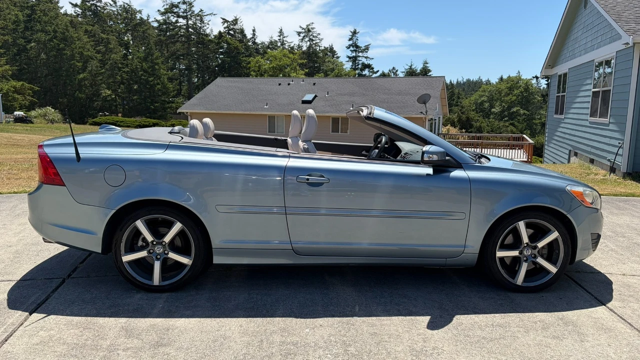 2012 Volvo C70 2nd Gen - Image 6 of 21