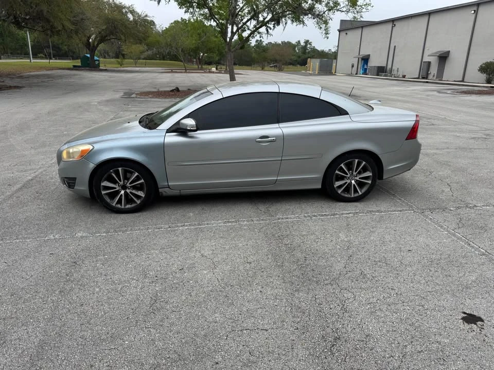 2012 Volvo C70 2nd Gen - Image 2 of 19